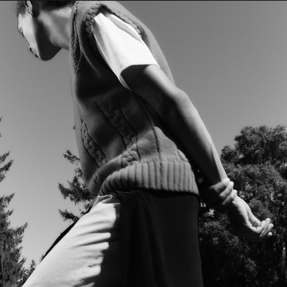 KOTN Unisex Cable Knit Vest - Porcini Melange Oversized - Picture 7 of 7